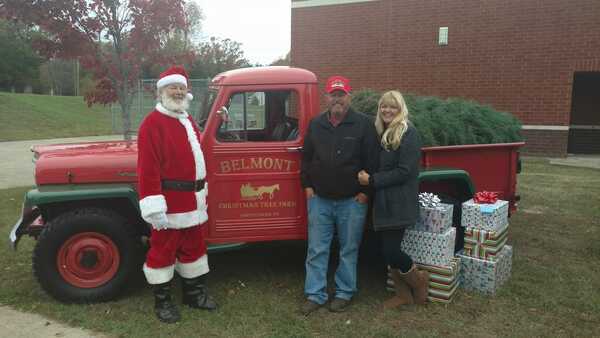 Tree Farm truck and santa-1