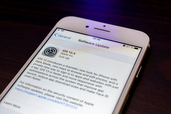 iphone with update showing